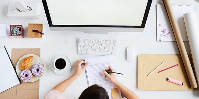 accountant-by-computer